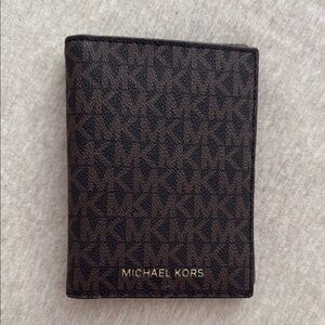 Michael Kors  Passport Wallet